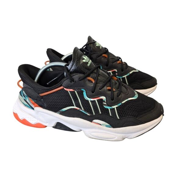 Adidas Men's 10.5 Ozweego Black/Cloud White Tropical Print Sneakers FZ3829 - Picture 3 of 15